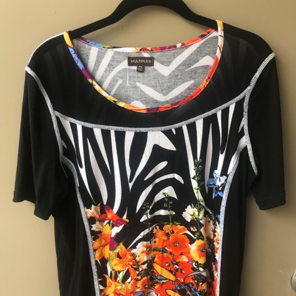 Multiples Sheer Graphics Top Size PM - Picture 2 of 5